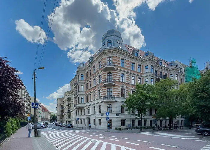 Modern With Air Conditioning Close To The Centre By Renters Prestige * Познань