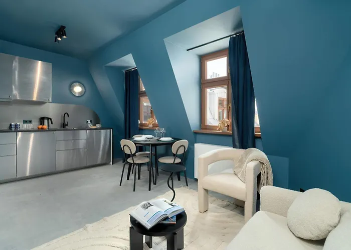 Modern With Air Conditioning Close To The Centre By Renters Prestige