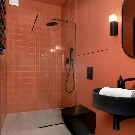 شقة Modern With Air Conditioning Close To The Centre By Renters Prestige *