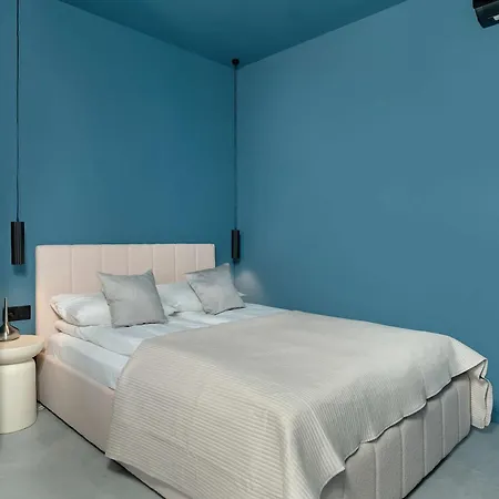 Modern With Air Conditioning Close To The Centre By Renters Prestige شقة *