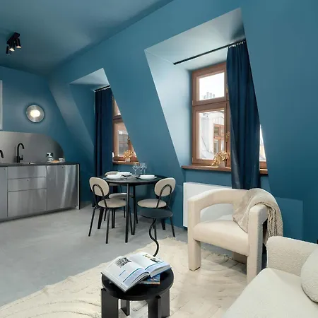Modern With Air Conditioning Close To The Centre By Renters