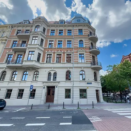 Modern With Air Conditioning Close To The Centre By Renters Prestige Apartmán Poznaň
